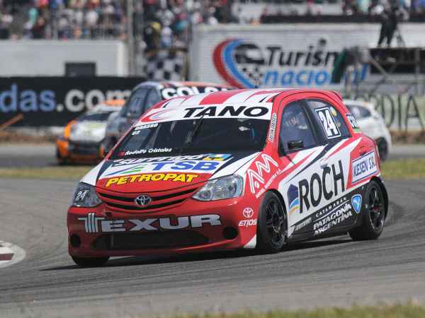 Grasso y el primer podio del Toyota Etios