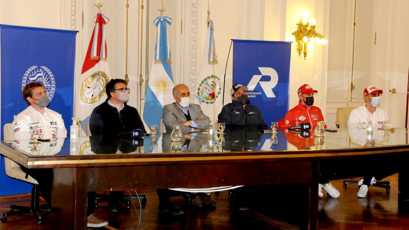 La carrera se presentó en la Municipalidad