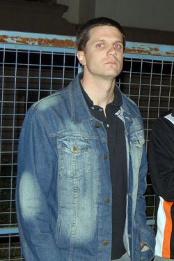 Javier Penezone se muda