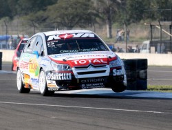 Rossi le pone el récord