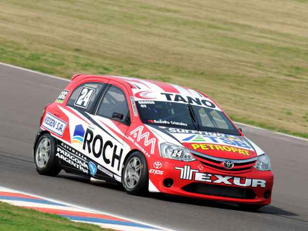 Trabajos en el Toyota Etios