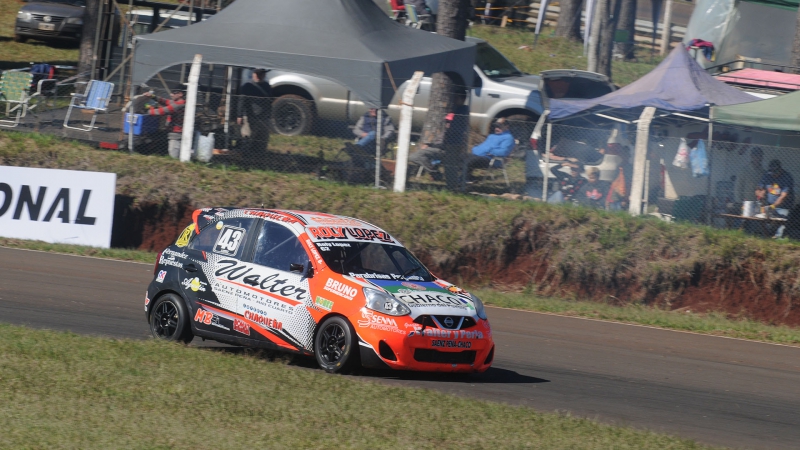 Primera pole position de Walter López